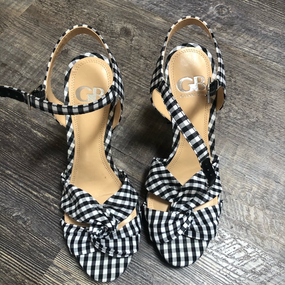 Gianni Bini wedge sandals